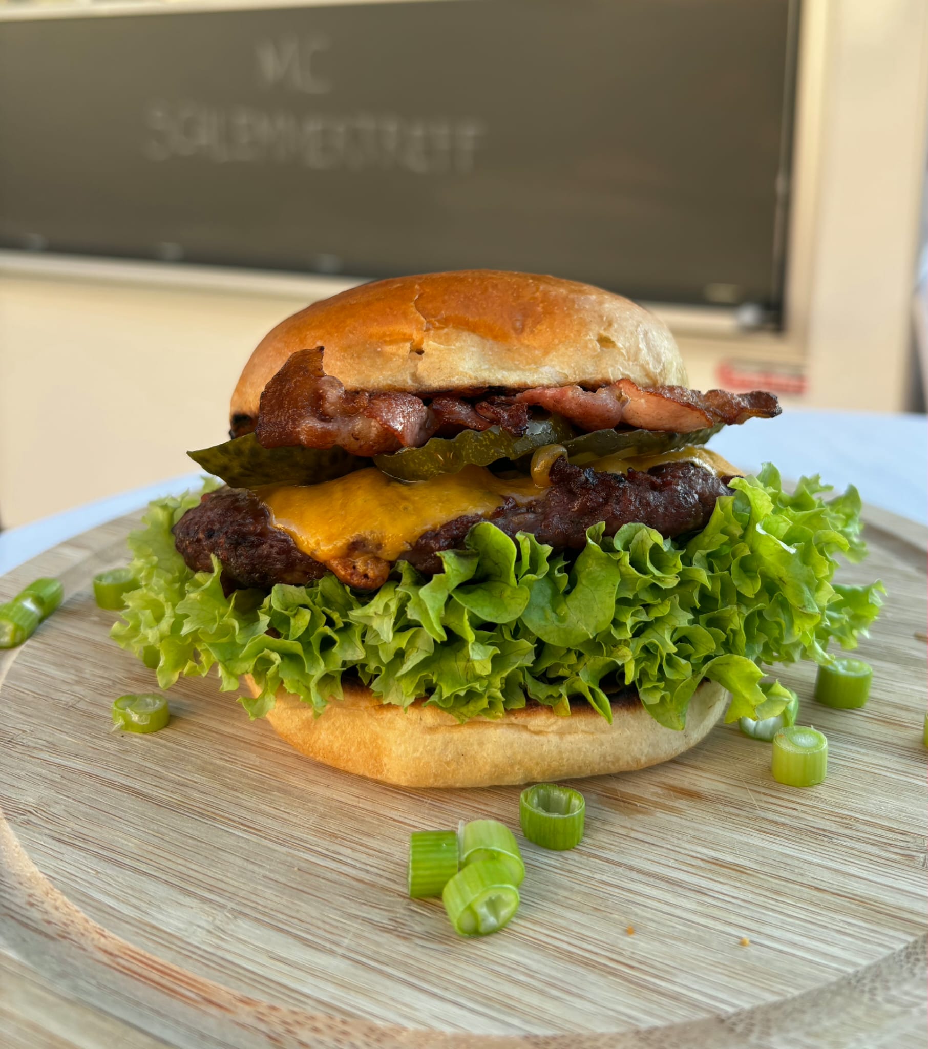 Burger mit frischen Zutaten